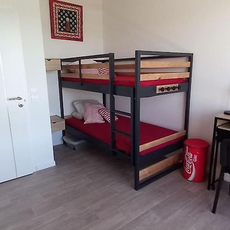 Appartement Climatise Au Coeur De La Provence Lac Et Parcs D'Attractions 10Mn Avignon Монто Екстериор снимка