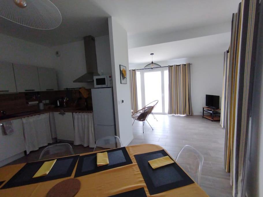 Appartement Climatise Au Coeur De La Provence Lac Et Parcs D'Attractions 10Mn Avignon Монто Екстериор снимка