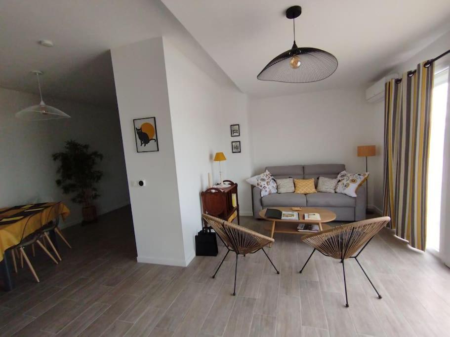 Appartement Climatise Au Coeur De La Provence Lac Et Parcs D'Attractions 10Mn Avignon Монто Екстериор снимка