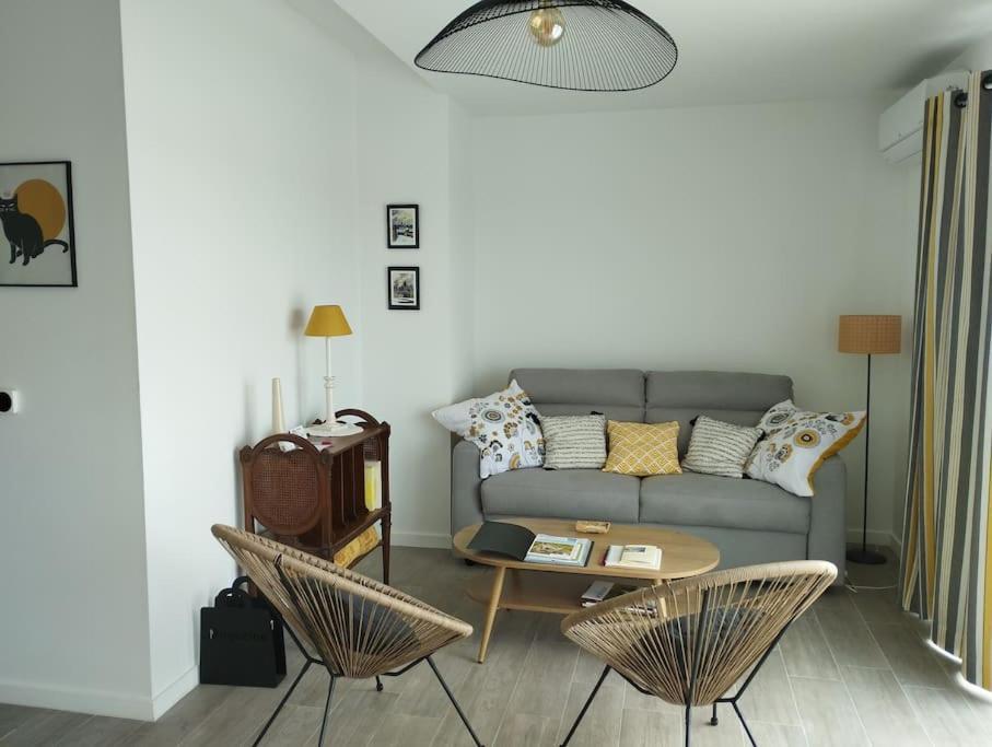 Appartement Climatise Au Coeur De La Provence Lac Et Parcs D'Attractions 10Mn Avignon Монто Екстериор снимка
