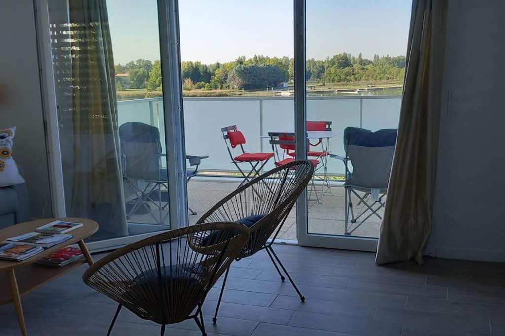 Appartement Climatise Au Coeur De La Provence Lac Et Parcs D'Attractions 10Mn Avignon Монто Екстериор снимка